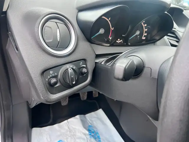 Ford Fiesta view 14