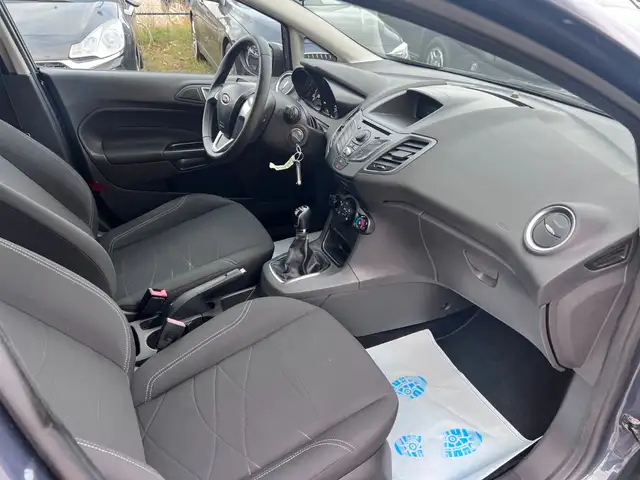 Ford Fiesta view 9