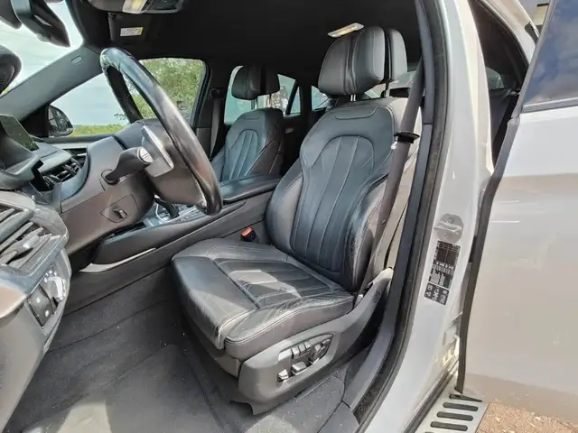 BMW X6 view 16