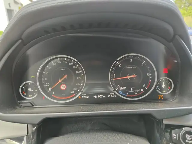 BMW X6 view 22