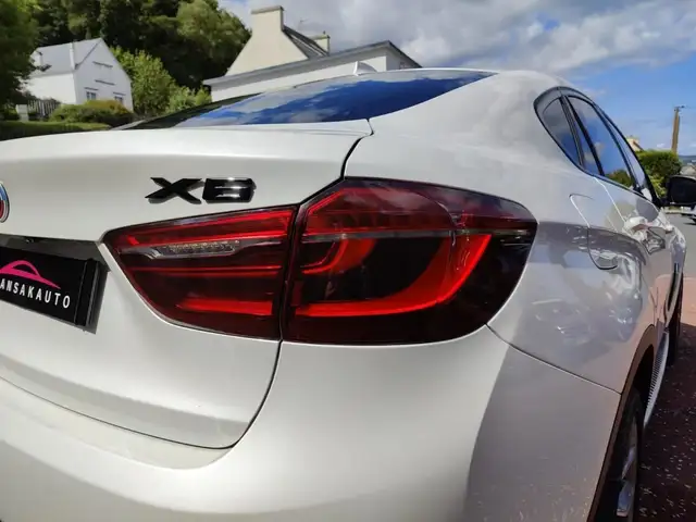 BMW X6 view 11