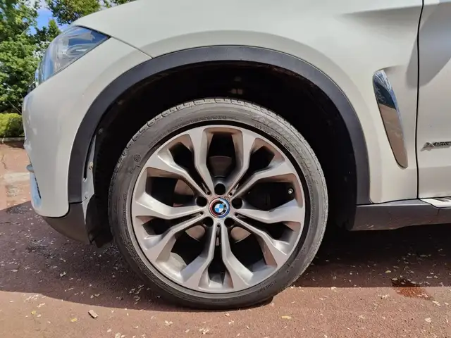 BMW X6 view 13
