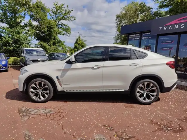 BMW X6 view 8