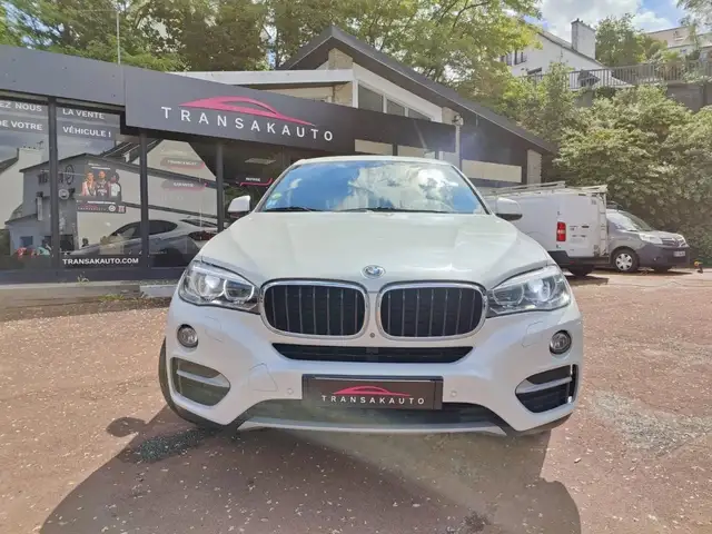 BMW X6 view 2