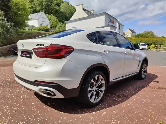 BMW X6 view 4