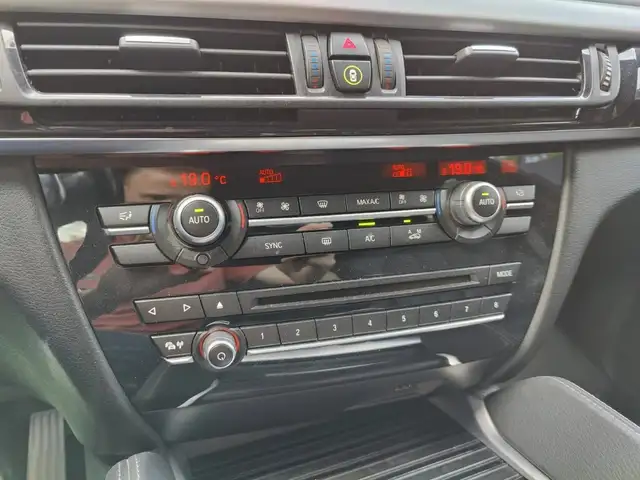 BMW X6 view 30