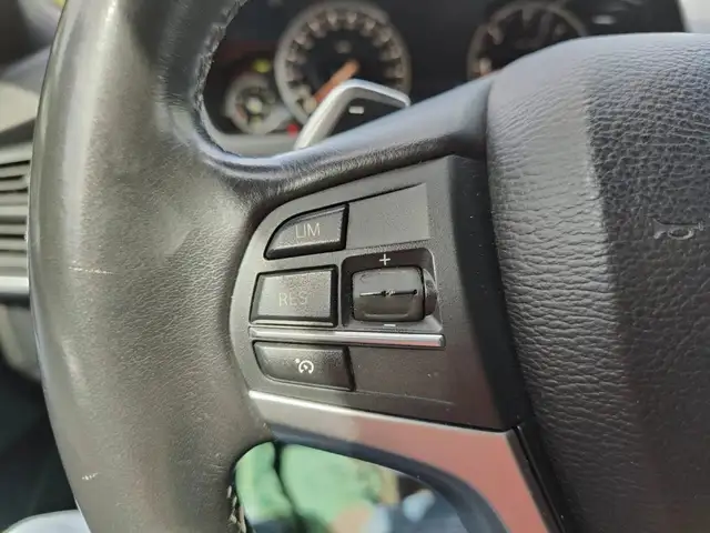 BMW X6 view 25