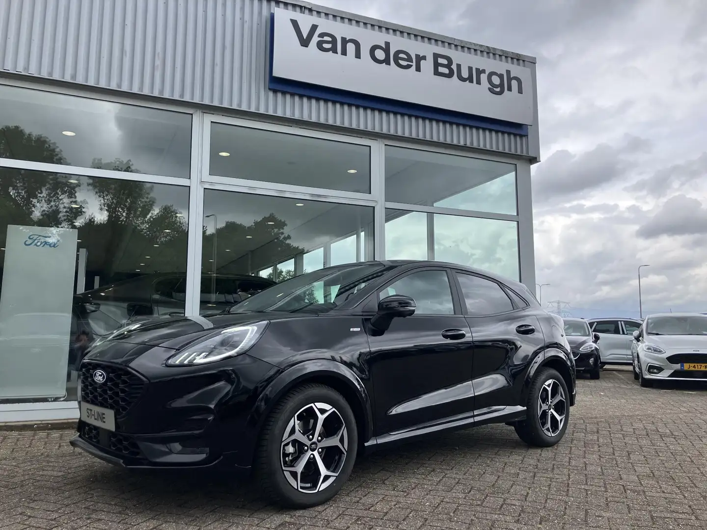 Ford Puma ST-Line 1.0 EcoBoost Hybrid 125pk PowerShift Full Zwart - 2