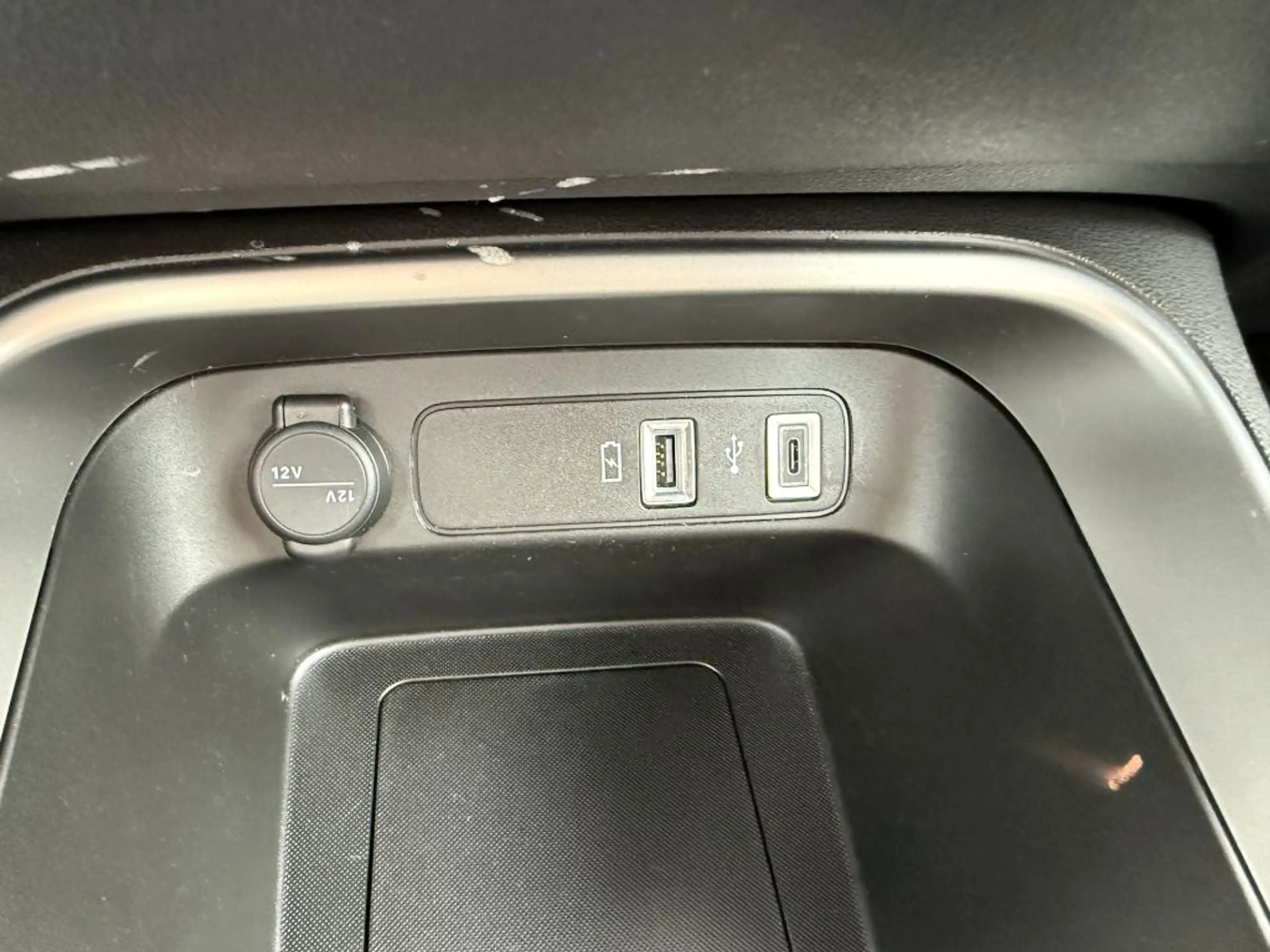 Jeep Avenger 1.2 GSE T3 Turbo-Benzin GDI Altitude — photo 21