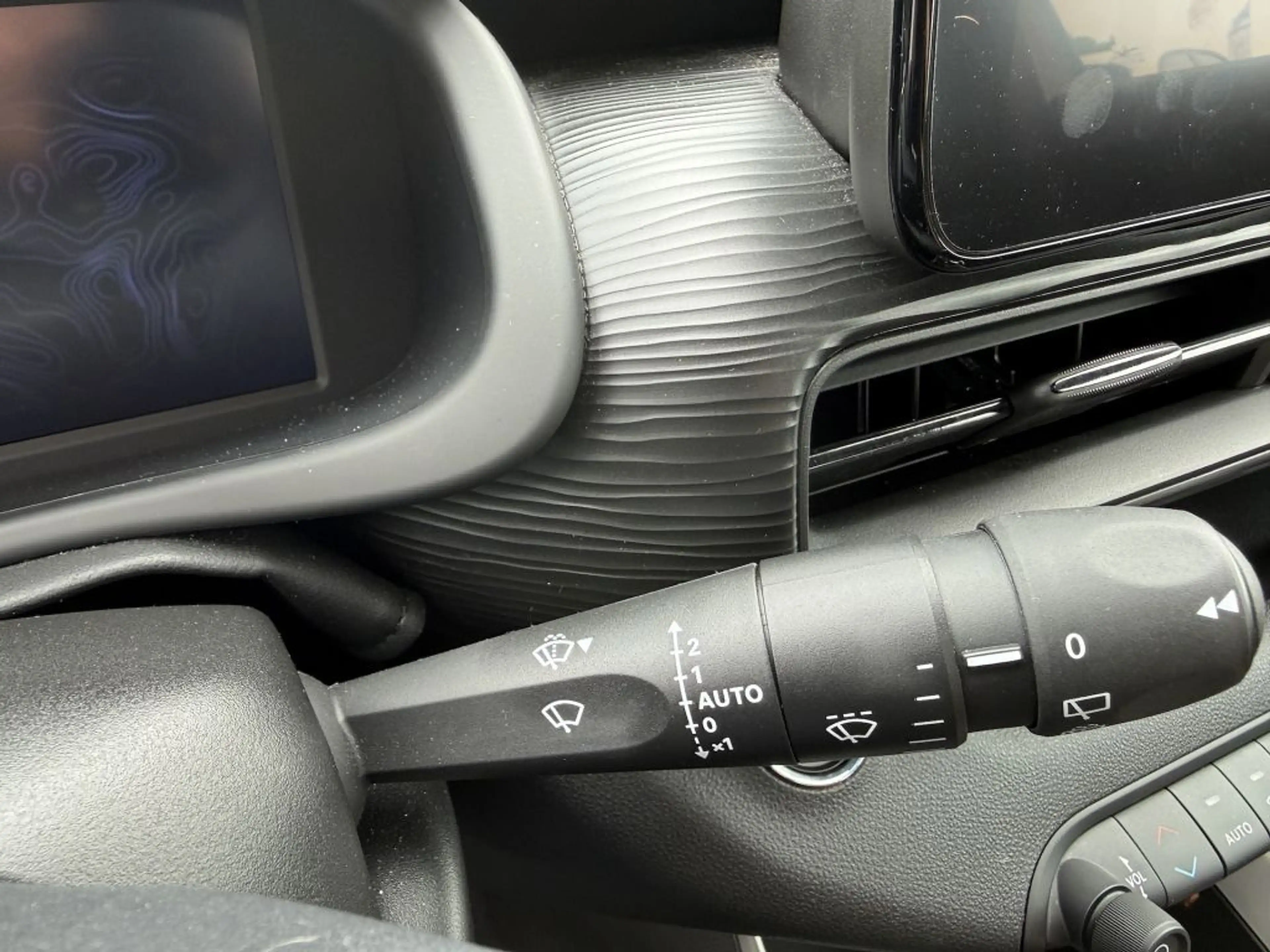 Jeep Avenger 1.2 GSE T3 Turbo-Benzin GDI Altitude — photo 17