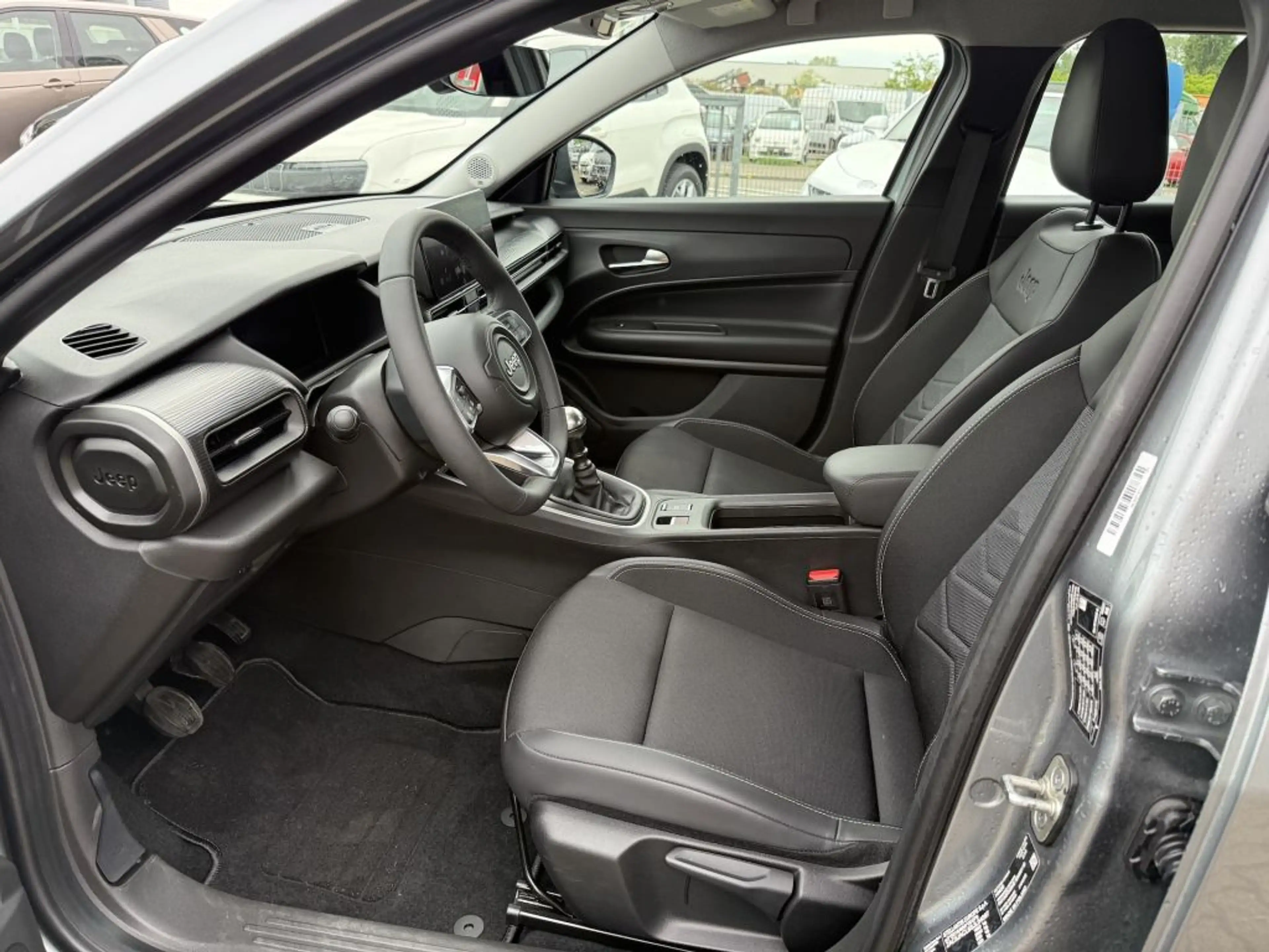Jeep Avenger 1.2 GSE T3 Turbo-Benzin GDI Altitude — photo 10