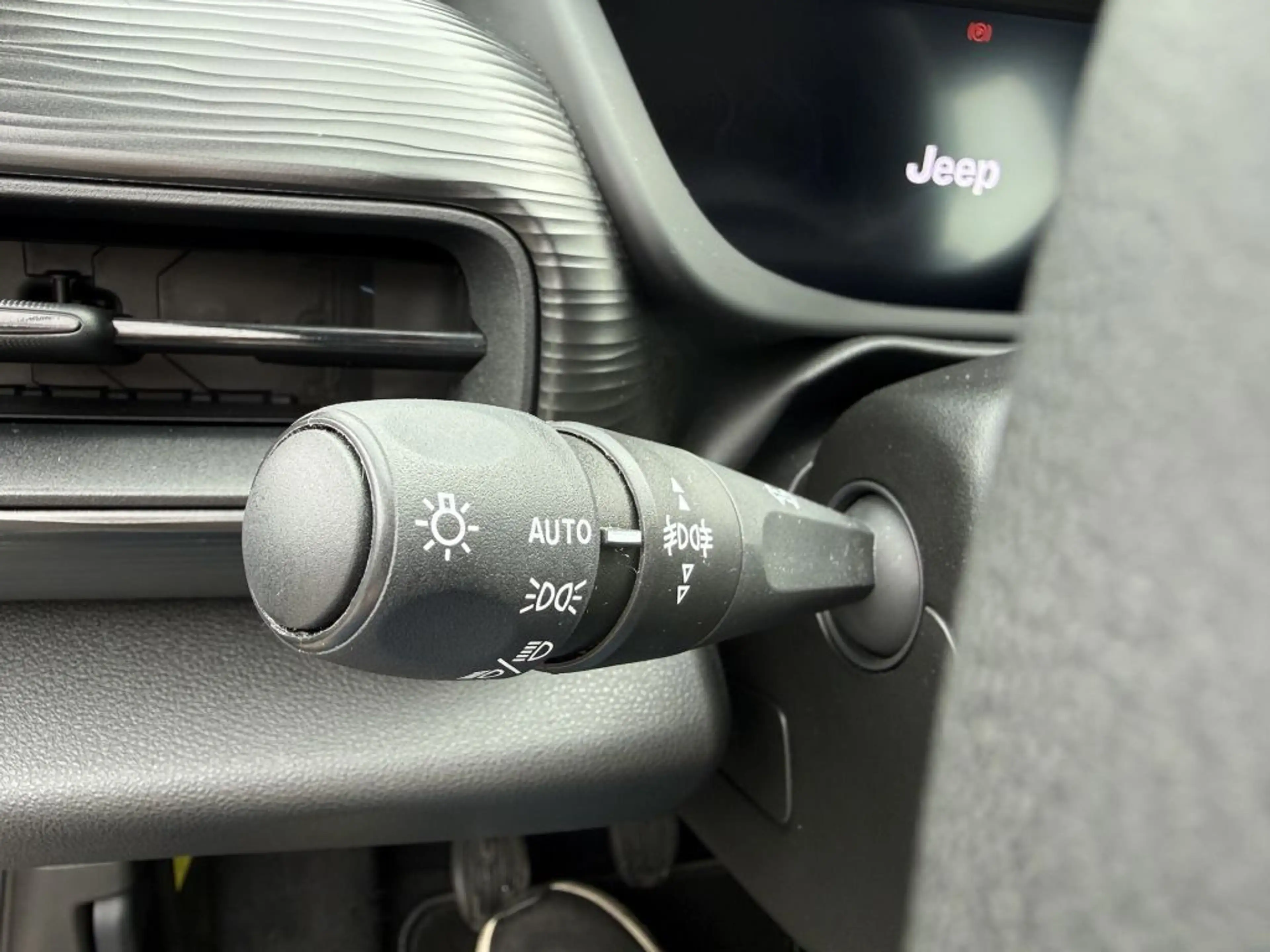 Jeep Avenger 1.2 GSE T3 Turbo-Benzin GDI Altitude — photo 16