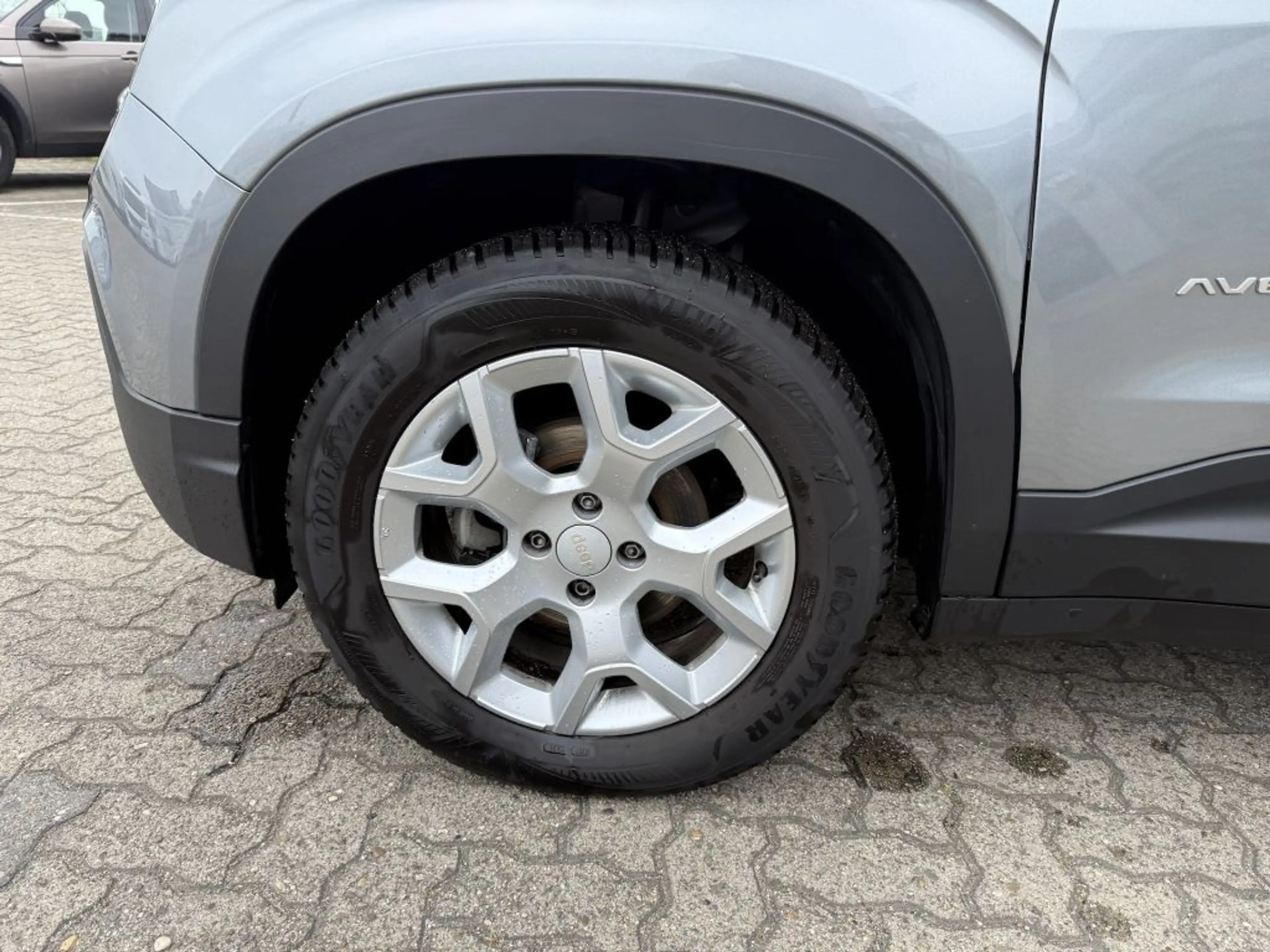 Jeep Avenger 1.2 GSE T3 Turbo-Benzin GDI Altitude — photo 9