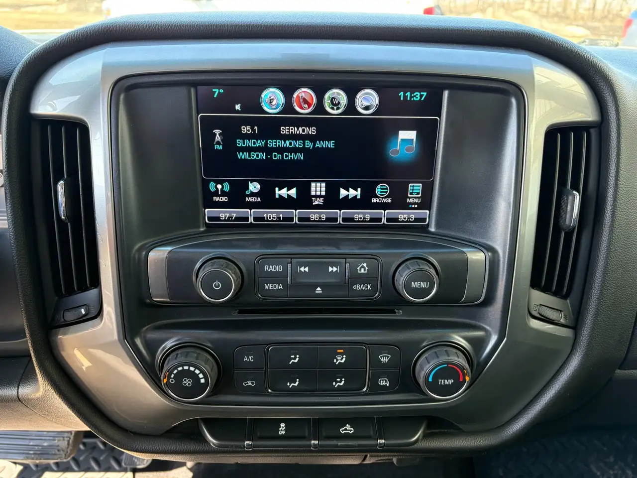 Chevrolet Silverado 1500 снимка Chevrolet Silverado 1500