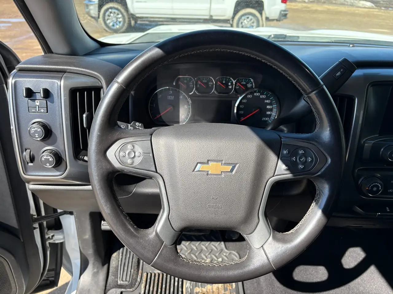 Chevrolet Silverado 1500 снимка Chevrolet Silverado 1500