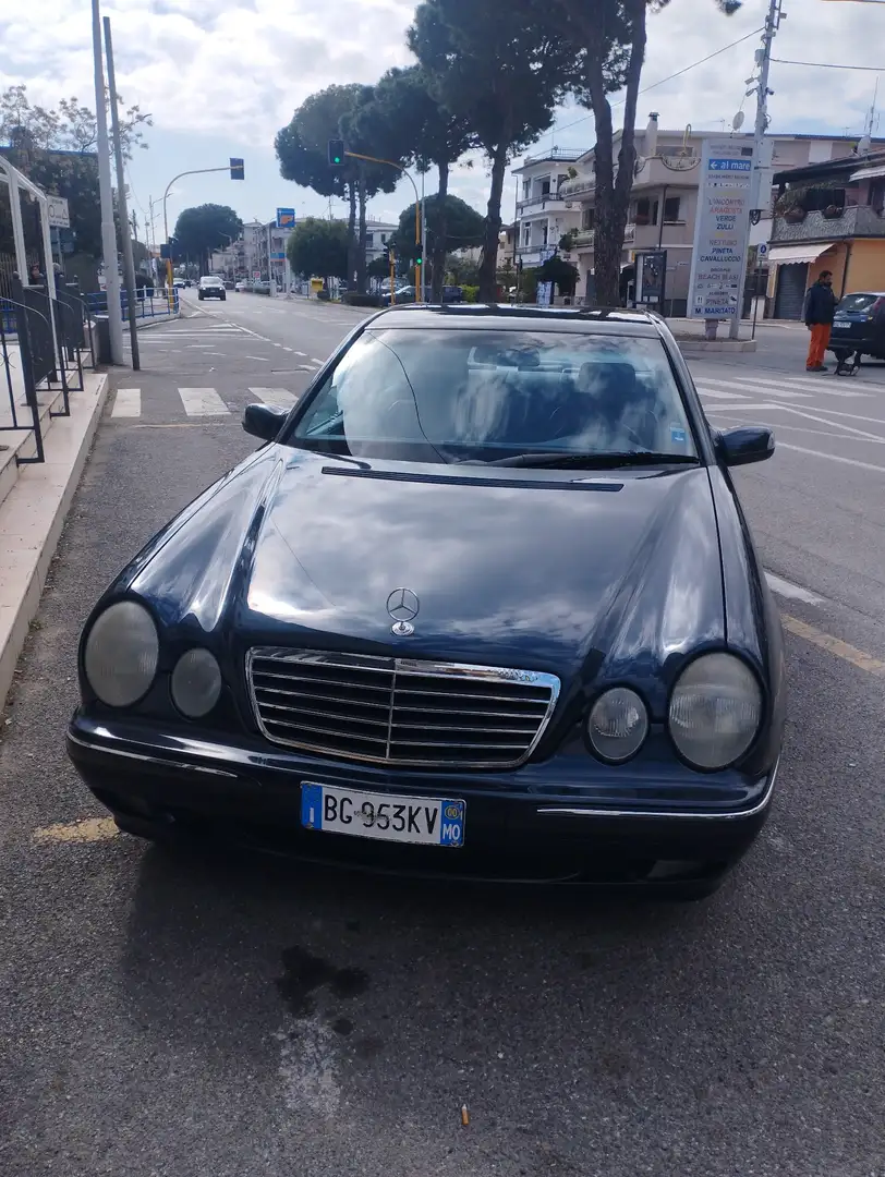Mercedes-Benz E 270 td cdi Avantgarde Синій - 2