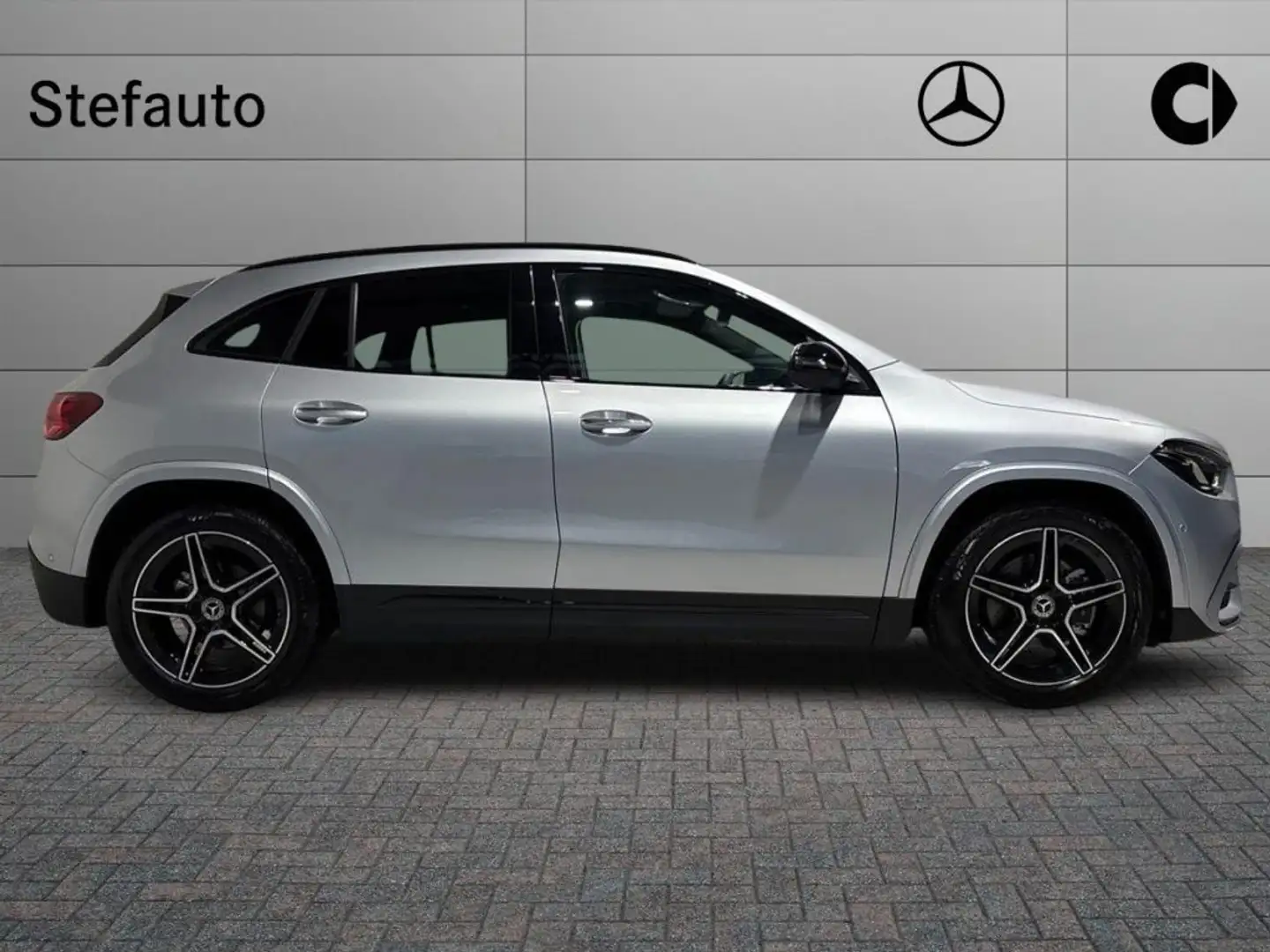 Mercedes-Benz GLA 200 d Automatic AMG Line Advanced Plus Argento - 2