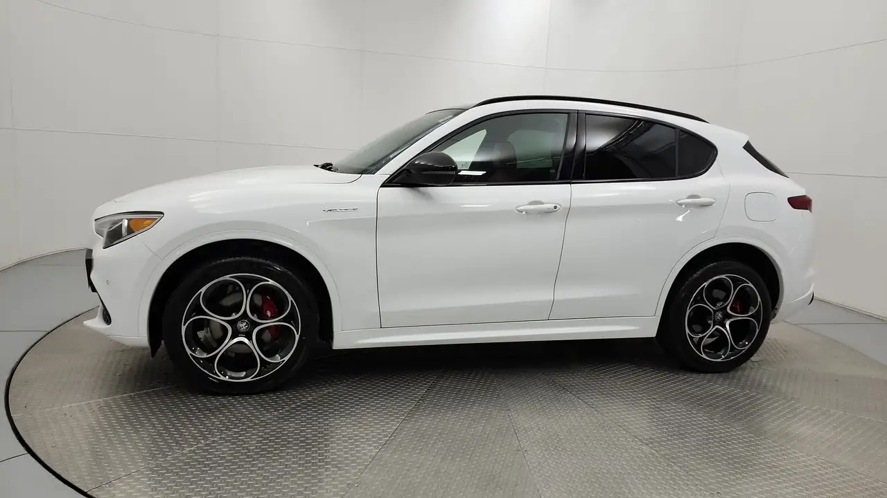 2022 Alfa Romeo Stelvio