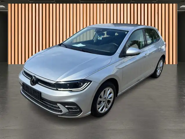 Volkswagen Polo view 2
