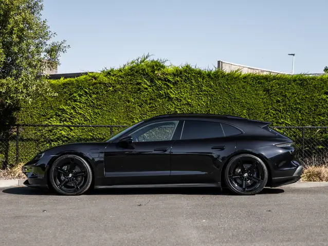 Porsche Taycan view 3