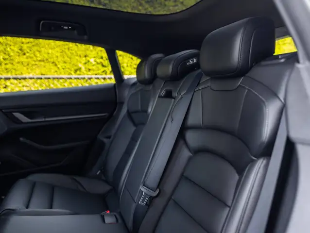Porsche Taycan view 9