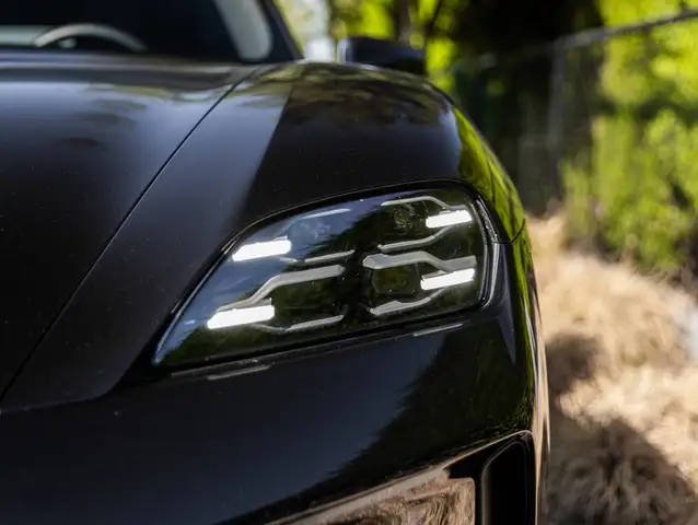 Porsche Taycan view 14