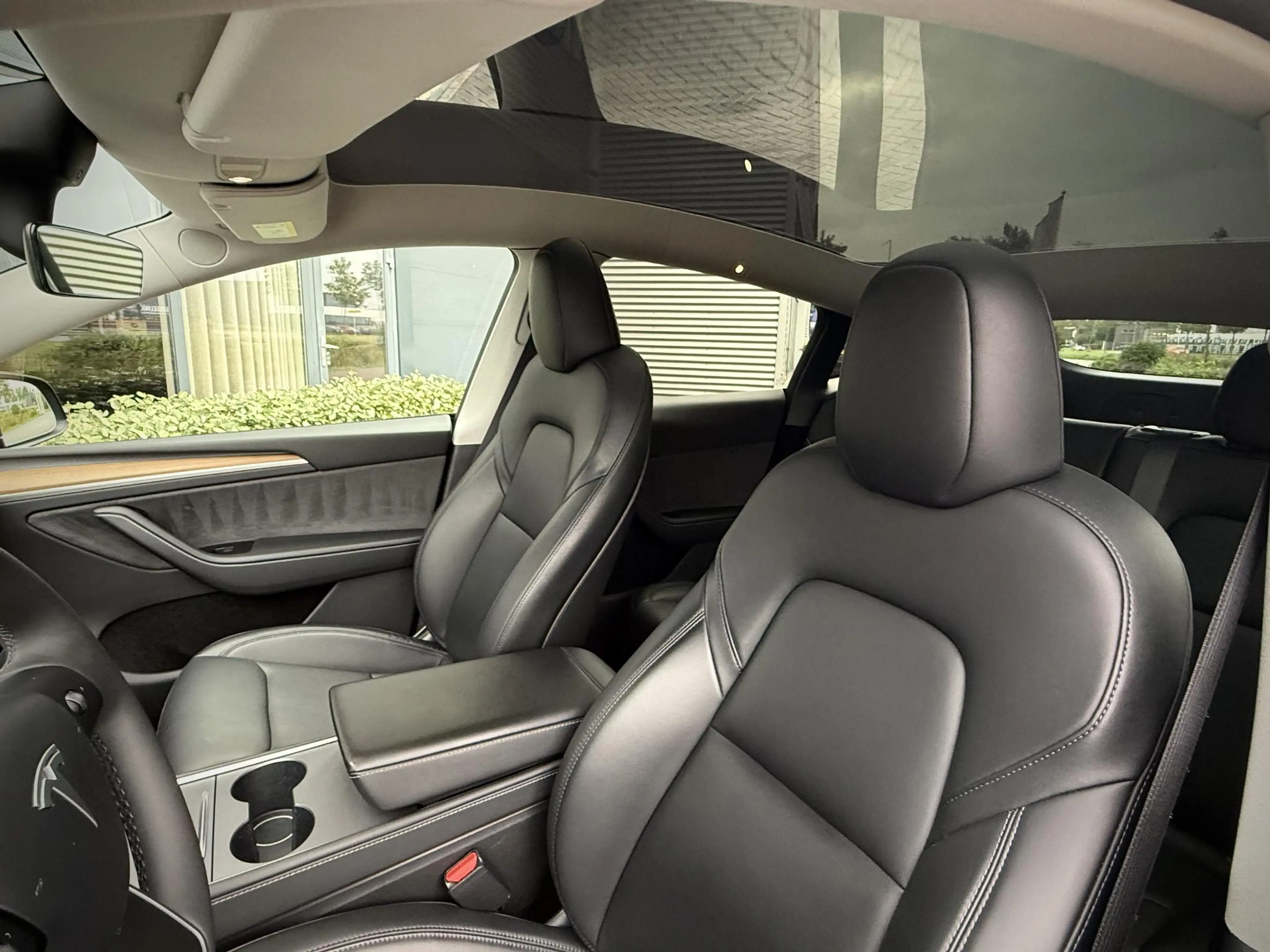 Tesla Model Y Performance AWD/Pano/Autopilot — photo 17