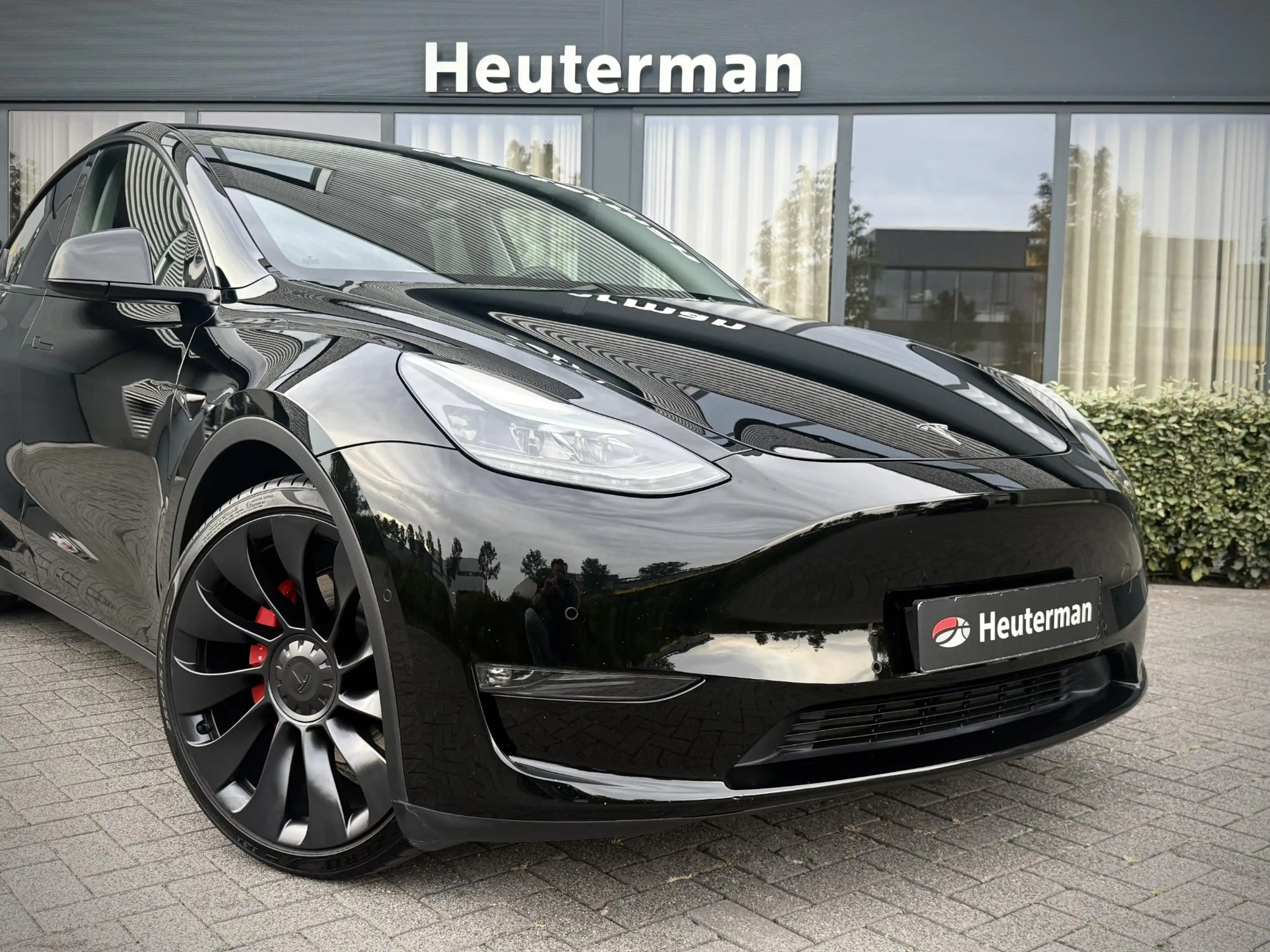Tesla Model Y Performance AWD/Pano/Autopilot — photo 9