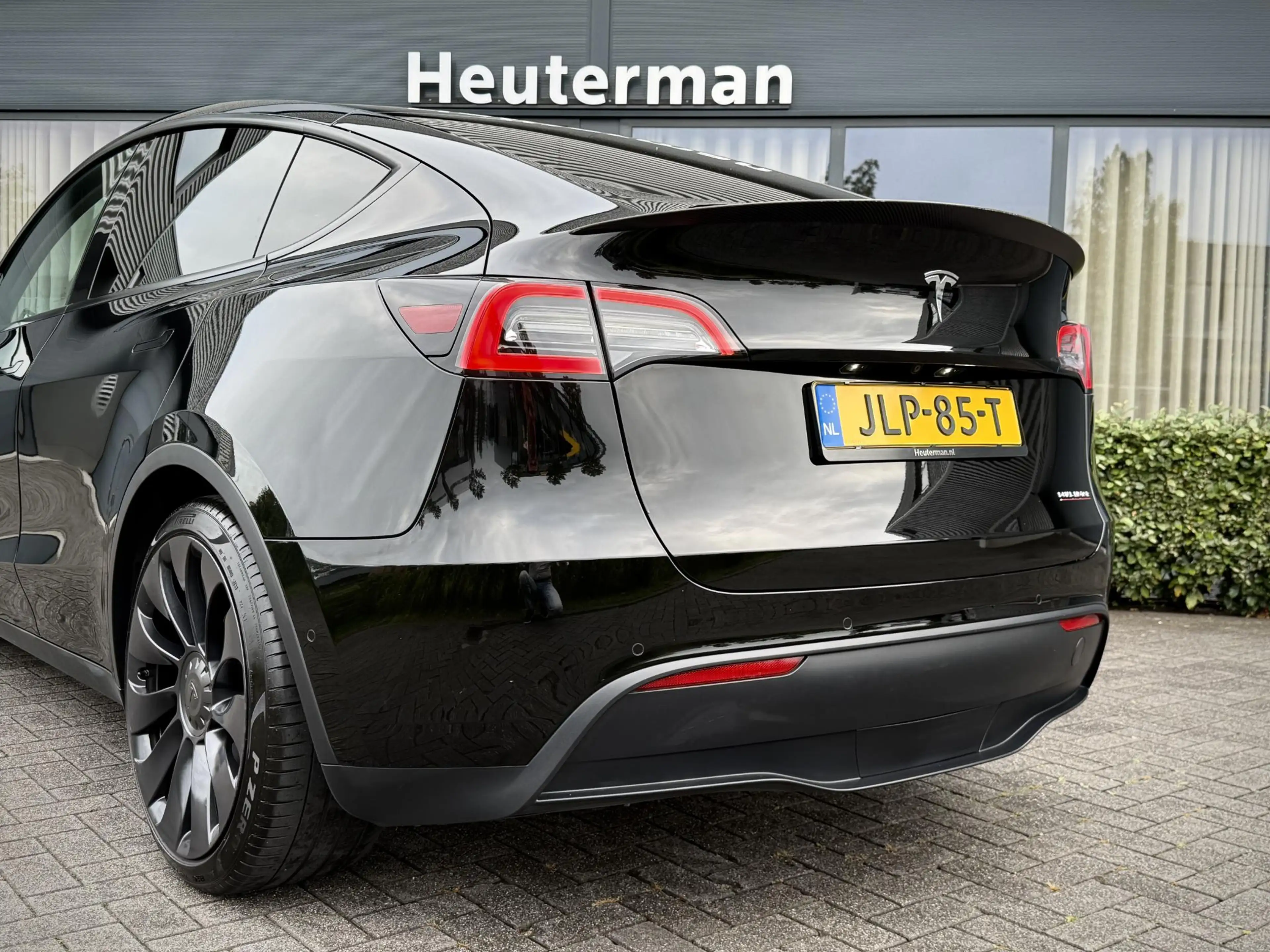 Tesla Model Y Performance AWD/Pano/Autopilot — photo 10