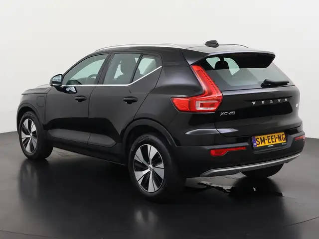 Volvo XC40 view 8