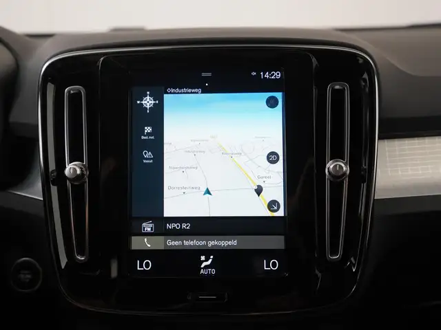 Volvo XC40 view 14