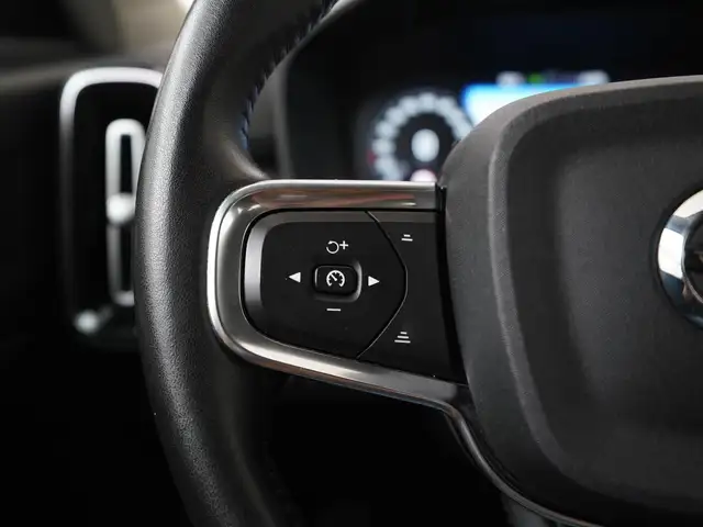 Volvo XC40 view 9