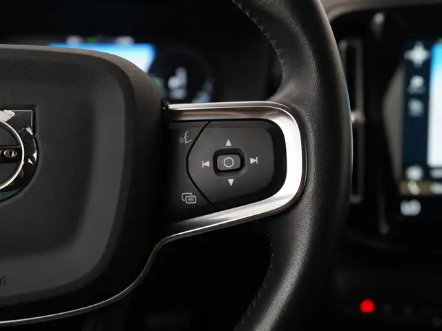 Volvo XC40 view 11