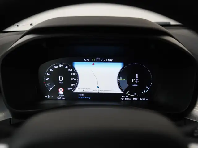 Volvo XC40 view 10