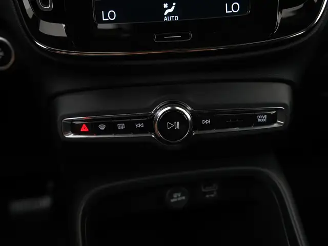 Volvo XC40 view 13
