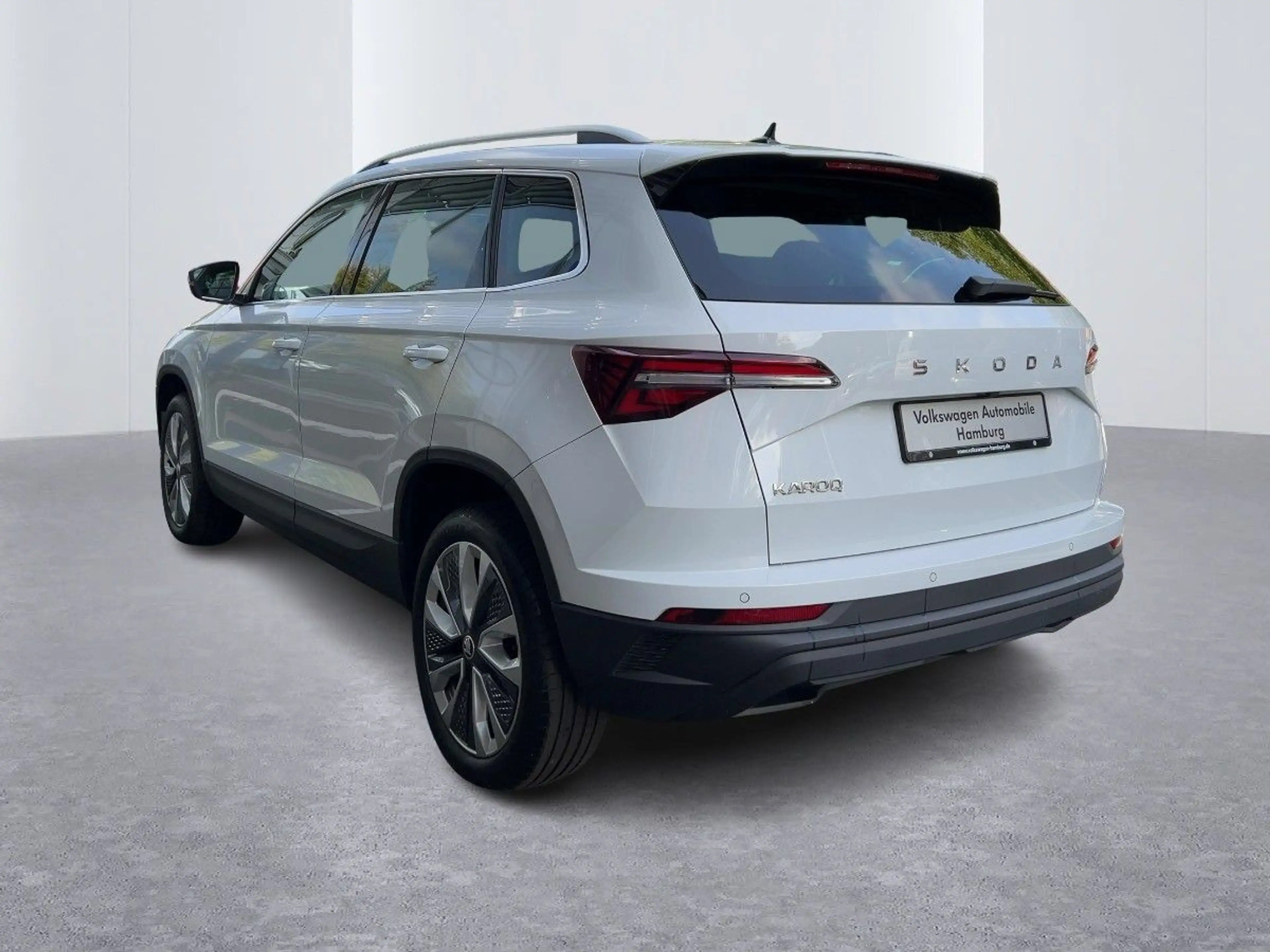 Skoda Karoq Selection 1.5 TSI DSG Navi Rückfahrkamera — photo 2