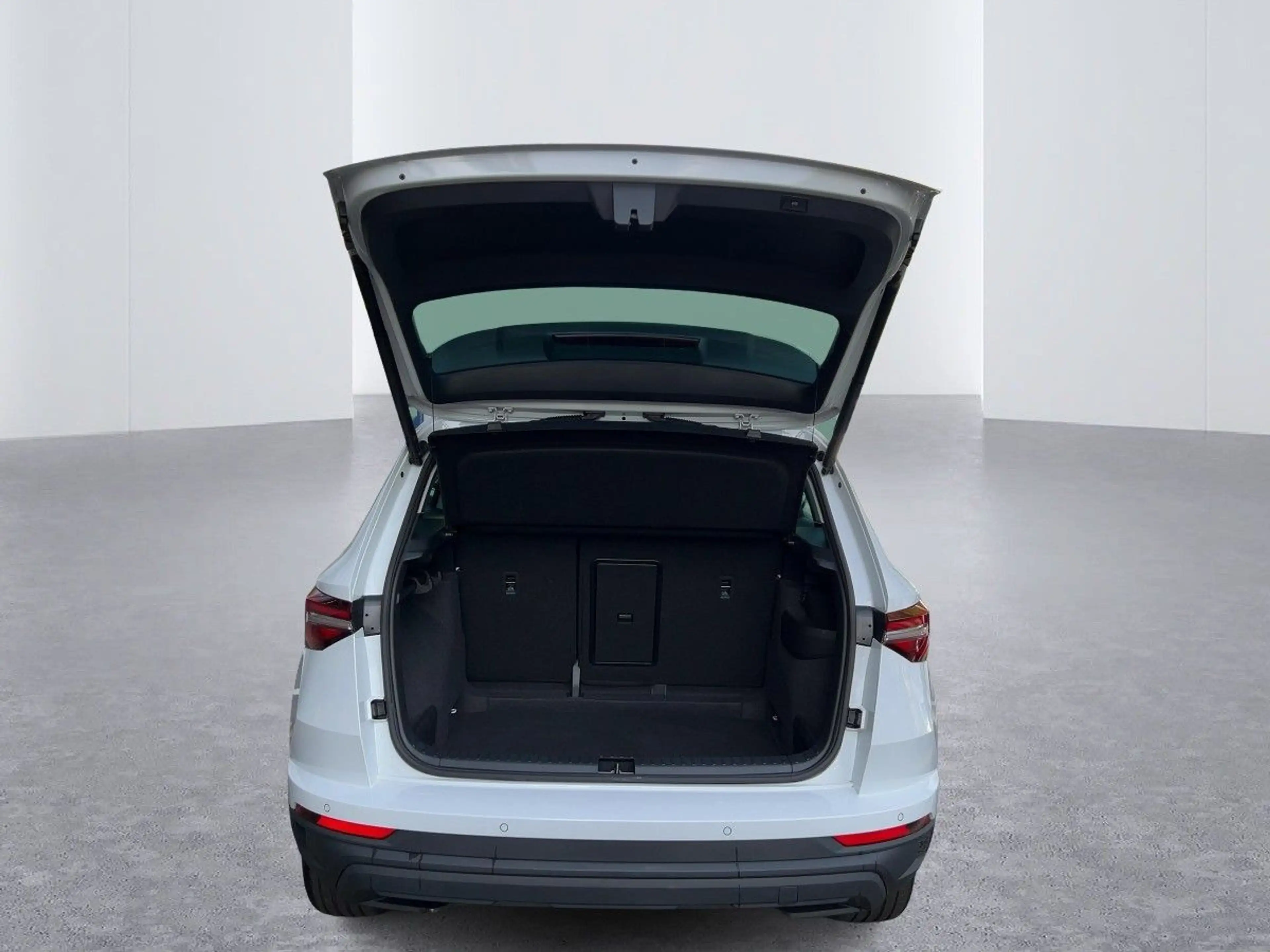 Skoda Karoq Selection 1.5 TSI DSG Navi Rückfahrkamera — photo 5