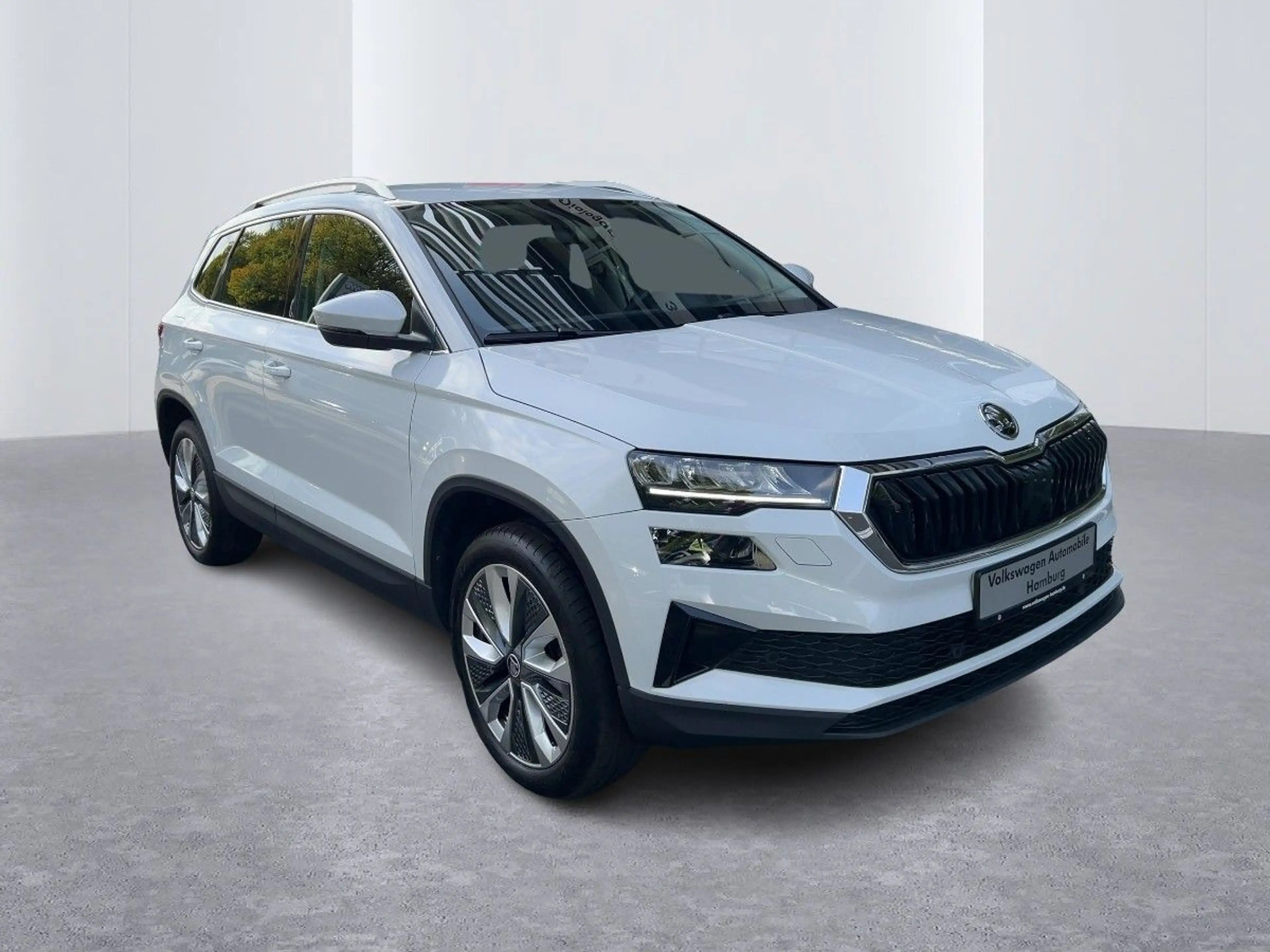 Skoda Karoq Selection 1.5 TSI DSG Navi Rückfahrkamera — photo 4