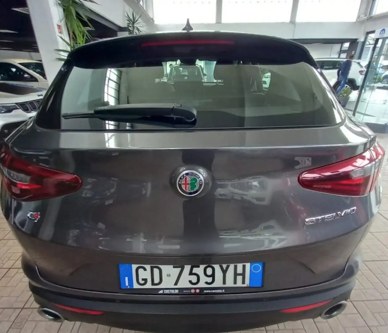 Alfa Romeo Stelvio 2.2 Turbodiesel 190 CV AT8 Q4 Business Grigio - 2