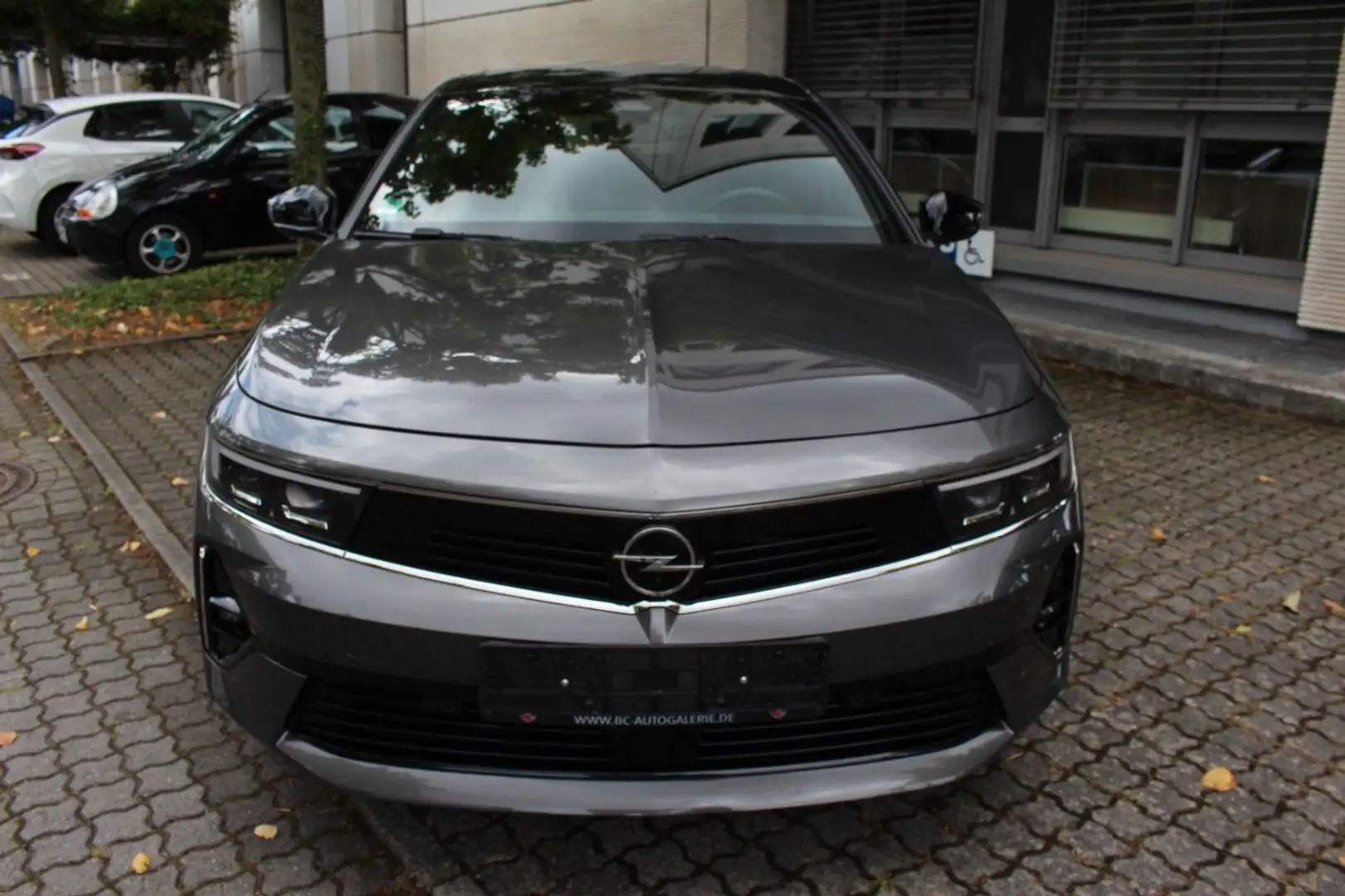 Opel Astra 1.2 Turbo 96kW Ultimate Auto Gris - 2