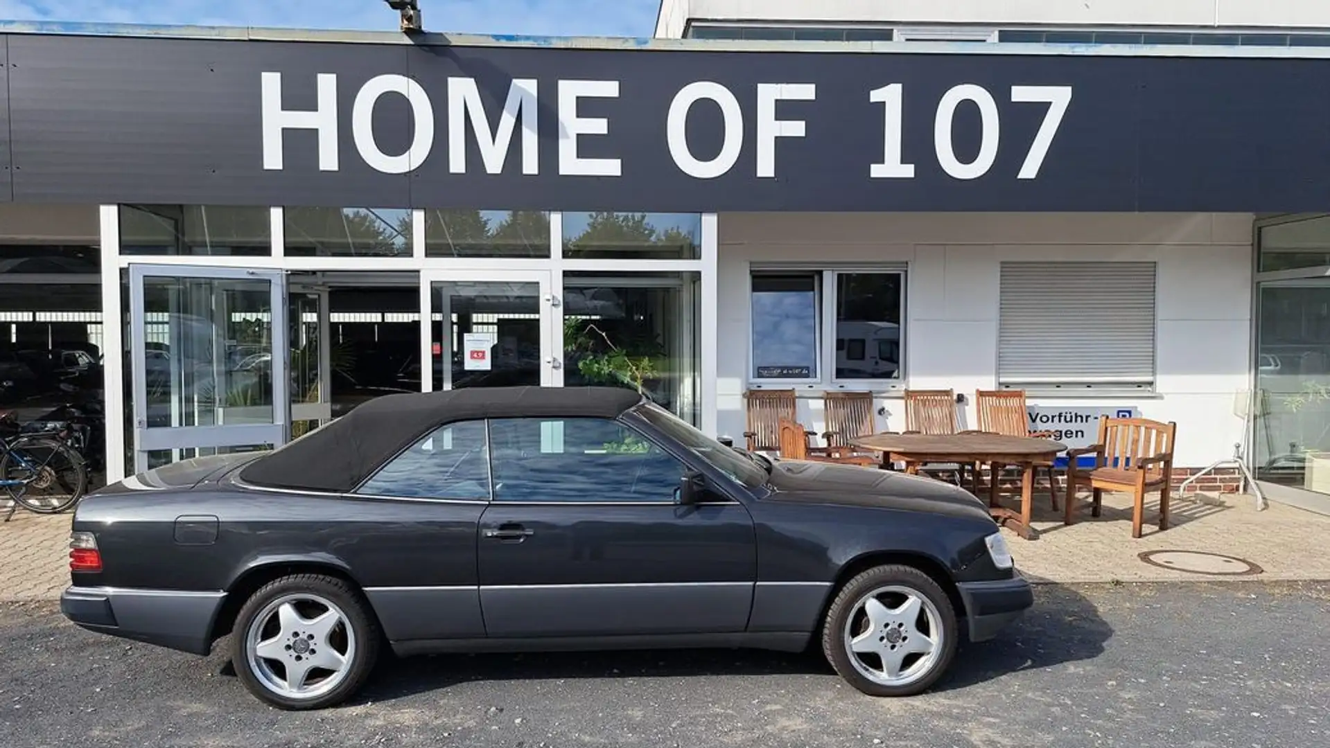 Mercedes-Benz CE 300 24V Cabrio/Blauschwarz / Leder schwarz Schwarz - 1