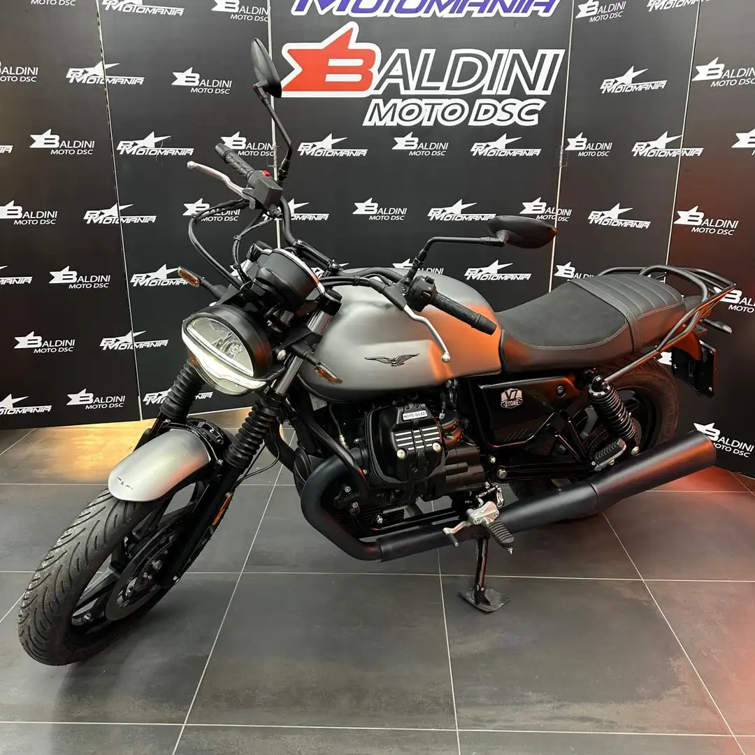 Moto Guzzi V 7 MOTO GUZZI V 7 STONE - 1