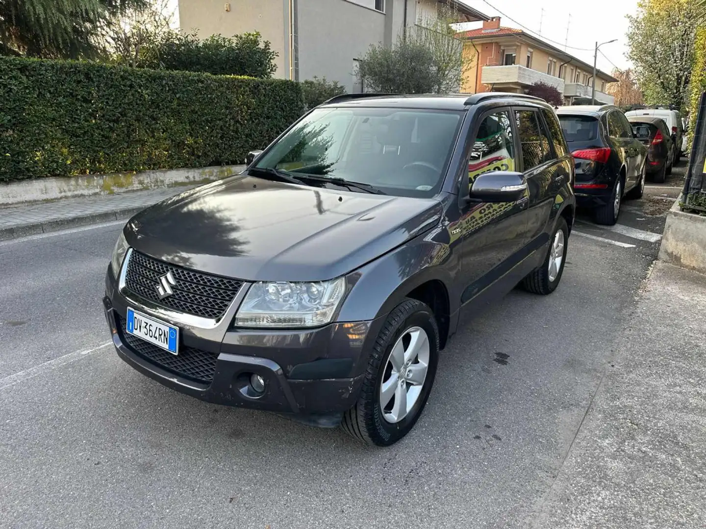 Suzuki Grand Vitara 1.9 DDiS 5 porte Executive Grigio - 2