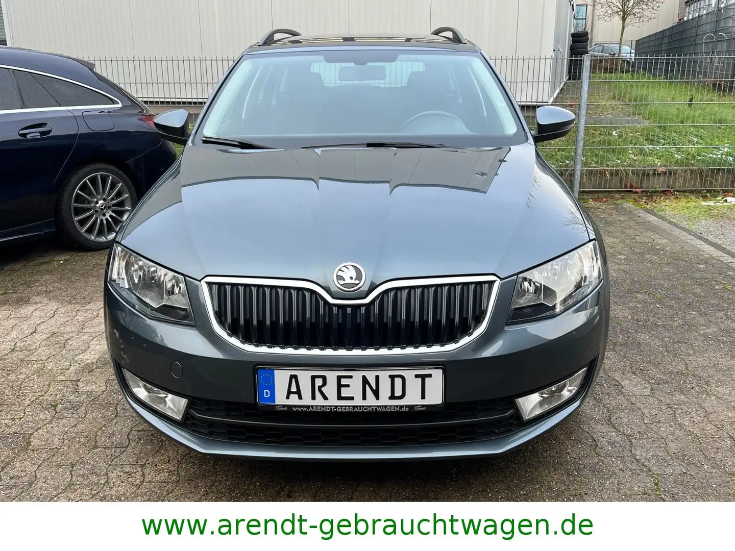Skoda Octavia Combi Joy*SHZ/PDC/TEMPOMAT/DAB* Grau - 2