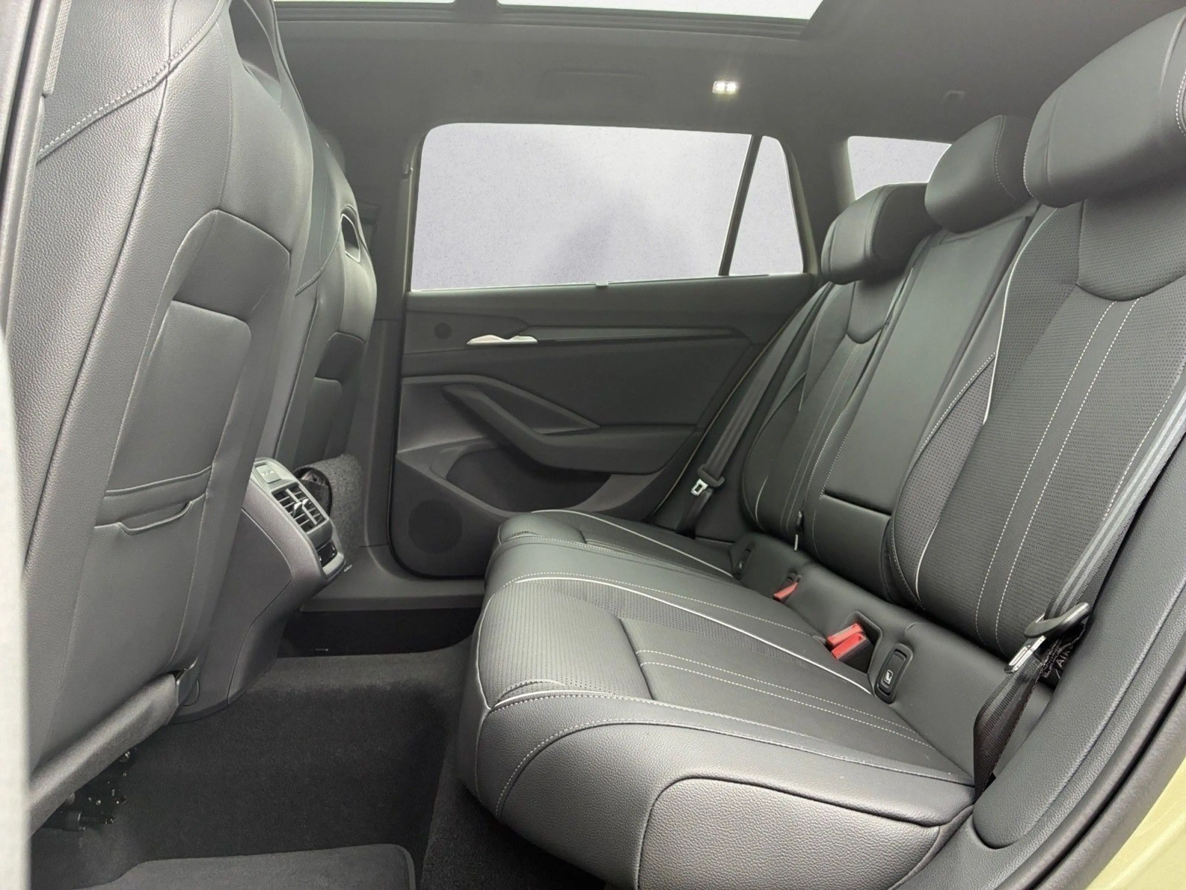 Skoda Superb Combi Sportline 2,0 TDI 7-Gang-DSG 4x4 — photo 11