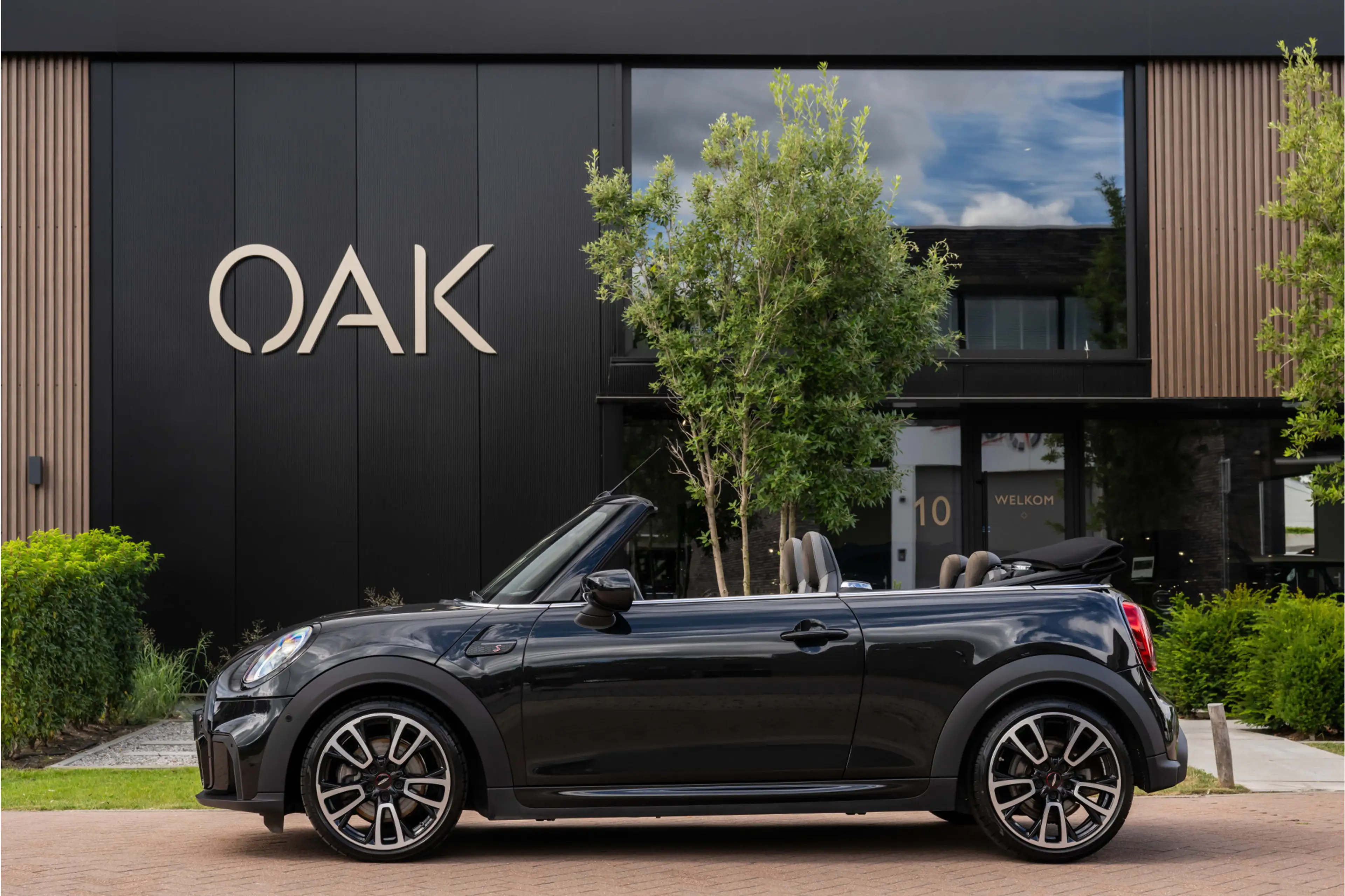 MINI Cooper S Cabrio 2.0 F1 Aut. | JCW-Trim | Navi | Schaalstoelen | H&
