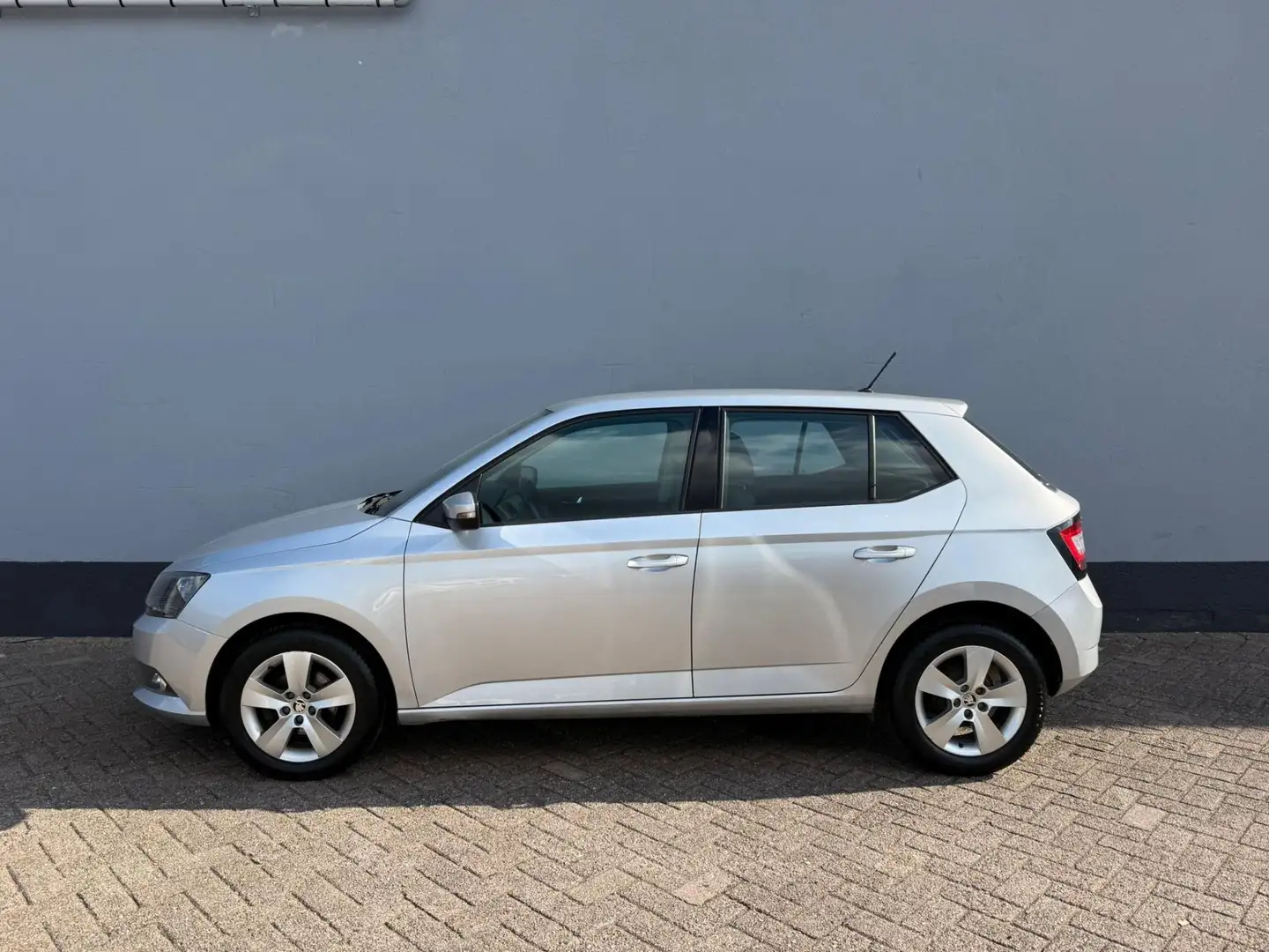Skoda Fabia 1.2 TSI Ambition Business Grau - 2