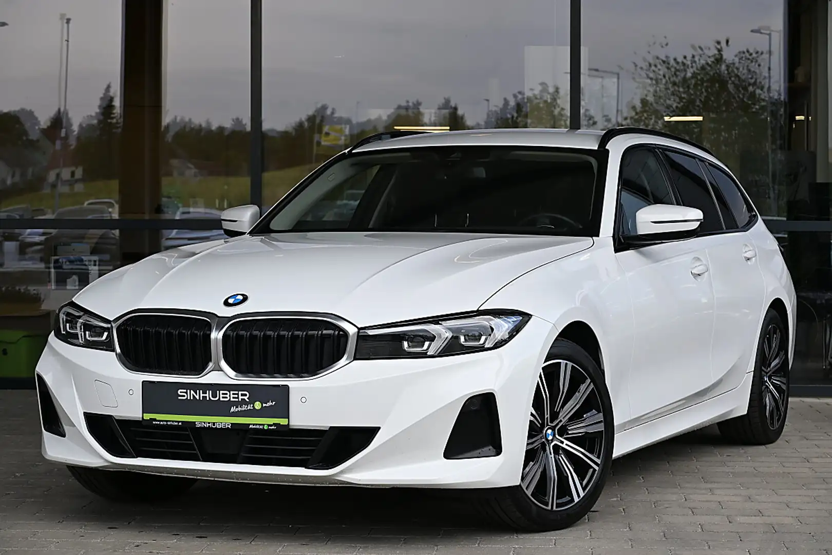 BMW 318 d 48 V Touring Aut. 18" ACC, HiFi Sound, Sports... Weiß - 1