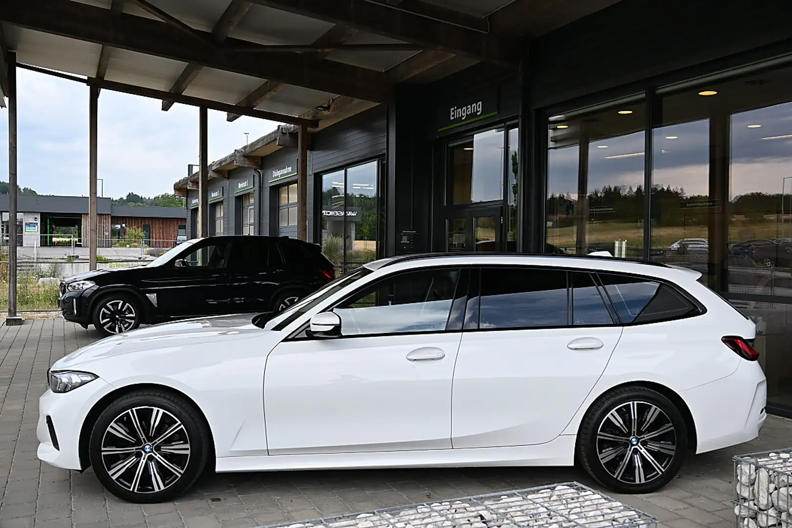 BMW 318 d 48 V Touring Aut. 18" ACC, HiFi Sound, Sports... Weiß - 2