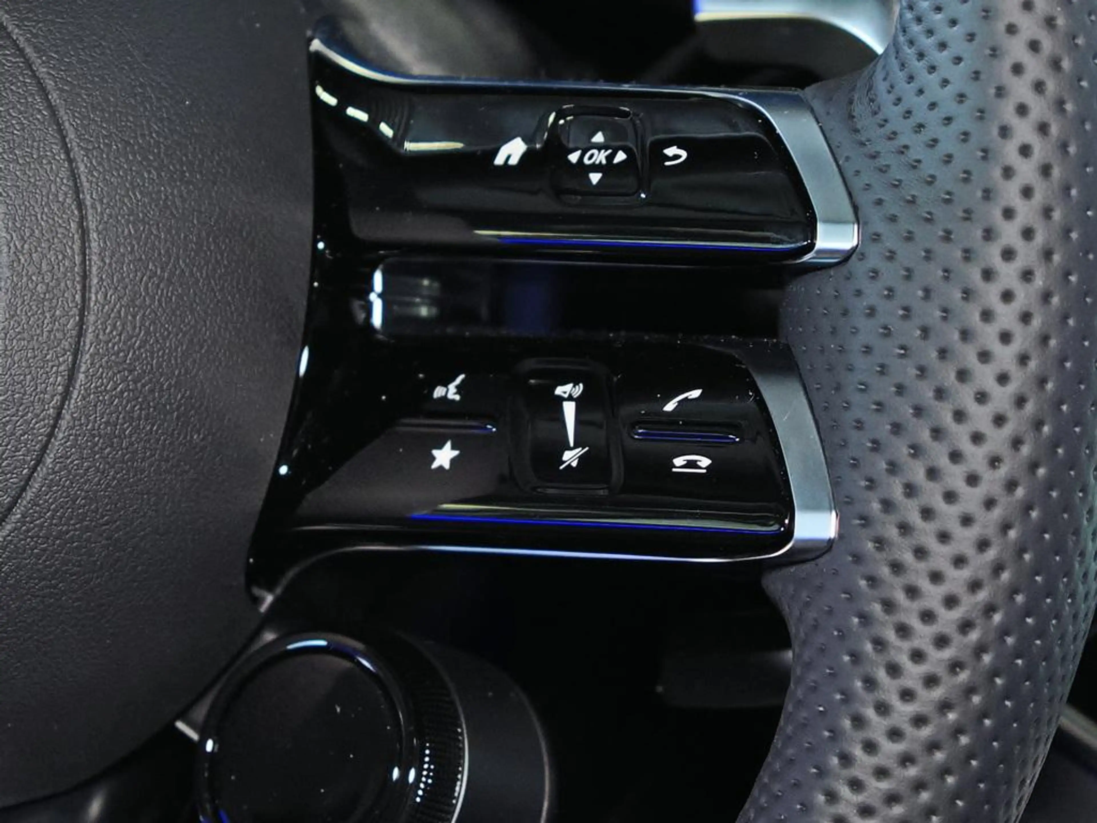Mercedes-Benz E 53 AMG HYB. 4M+ NIGHT II PANO SUPERSCREEN HUD — photo 11